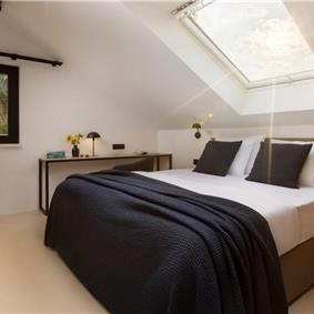 7 Bedroom Villa with Infinity Pool and Sea Views in Dubrovnik, Sleeps 14